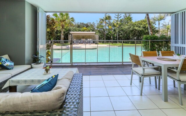Drift Apartments North Swim Up 6