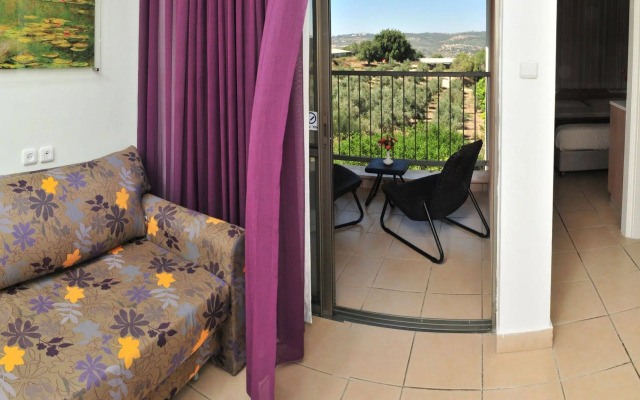 Tzuba Hotel