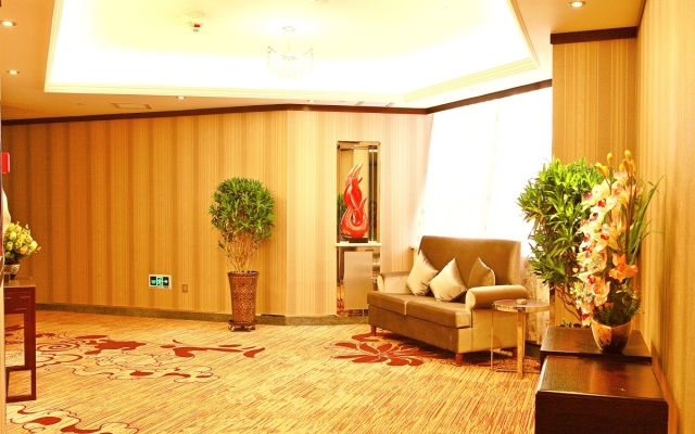 Yijia Chain Hotel Mingren Branch