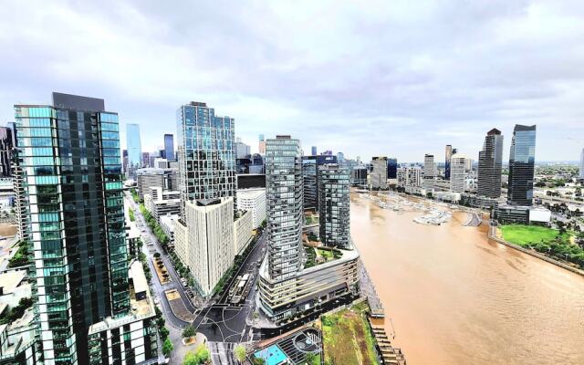 Wyndel Apartments Riverside on Collins