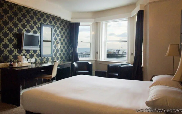 Queens Hotel