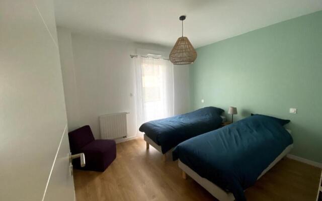 Residence 350 meters from the main beach