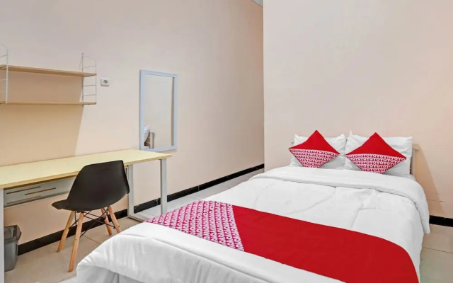 OYO Life 90649 Raja Residence Syariah