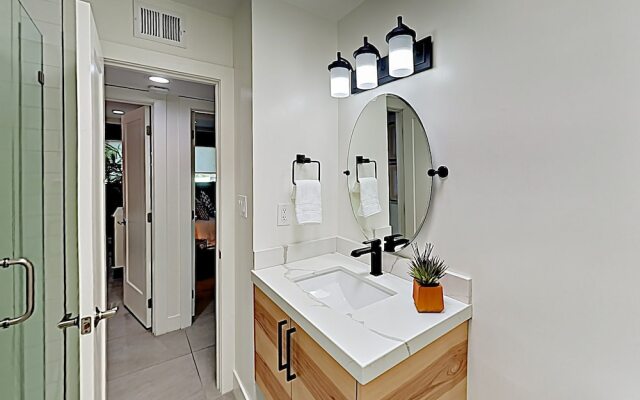 4917 Scottsdale - 2 Br Condo