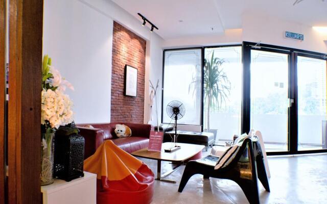 ZEN Rooms Eden Parade