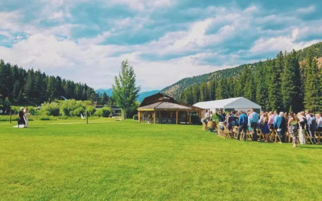 Rainbow Ranch Lodge