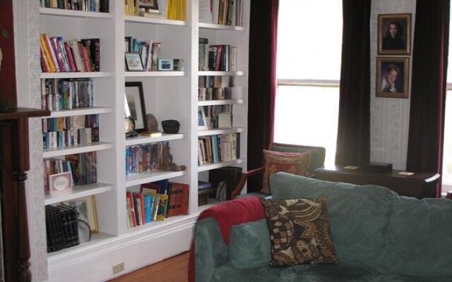Estabrook House Bed and Breakfast