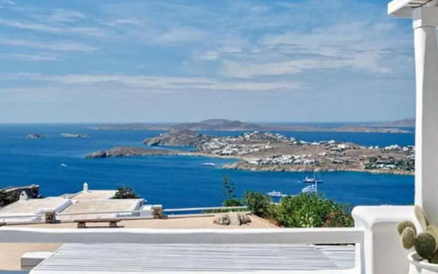 Stunning Villa With Panoramic View