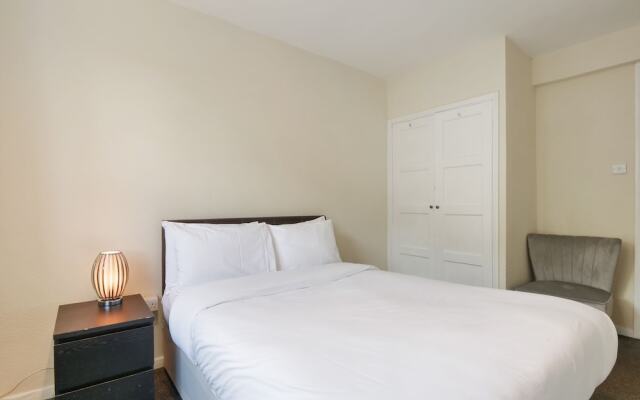 The Xavier Flat by Kasar Stays