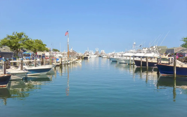 Airy Nantucket Escape in Historic Downtown!