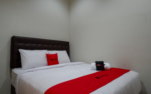 RedDoorz @ Jalan Kartini Semarang