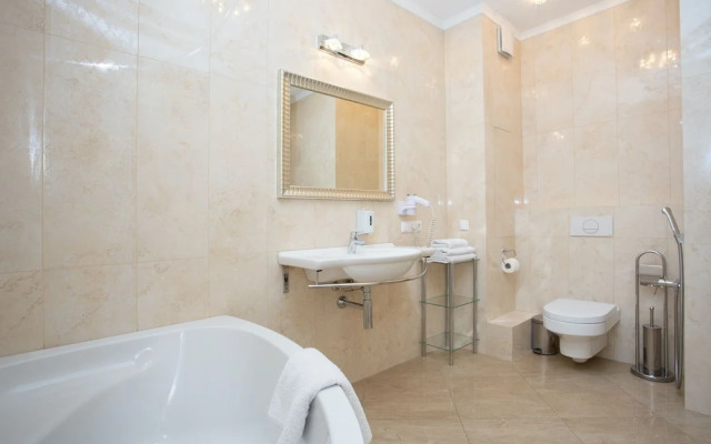 MinskLux Apartments Deluxe 1 bedroom on Nezavisimosti ave. 13