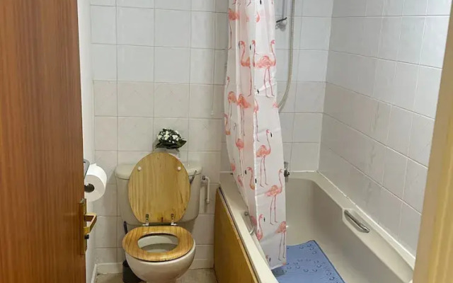 1br-sleeps2-parking-quietstay-citycentre