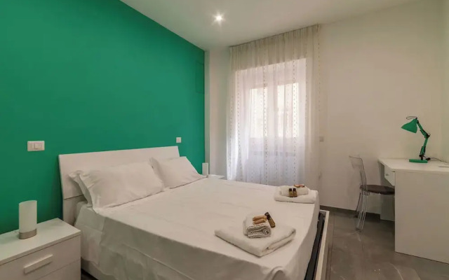 JOIVY Delightful 3-bed Flat with Balcony