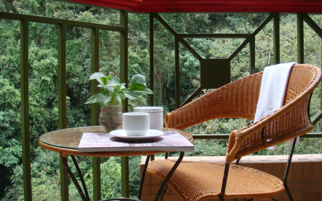 Hoya Hot Springs Hotel