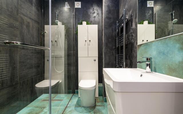 Wonderful Top-Floor Apartment