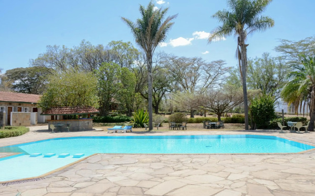 Jacaranda Lake Elementaita Lodge