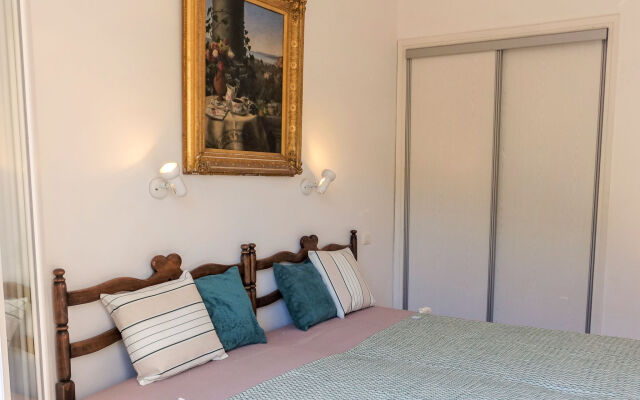 Holiday Home Domaine des Collieres