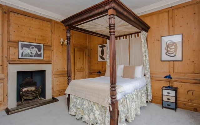 The Royal Retreat -elegant 7bdr With Garden