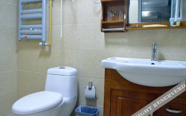 Longbai Business Hotel