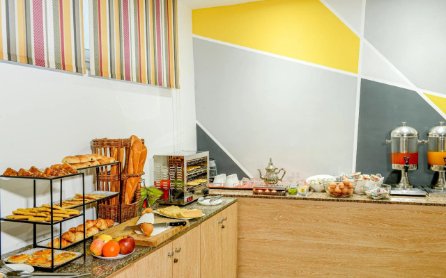 Manzil Hotel