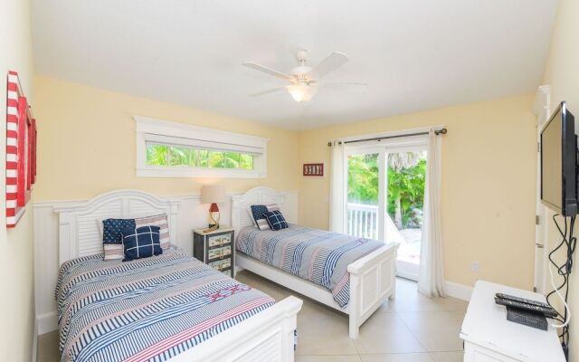 Sea Breeze by AMI Locals