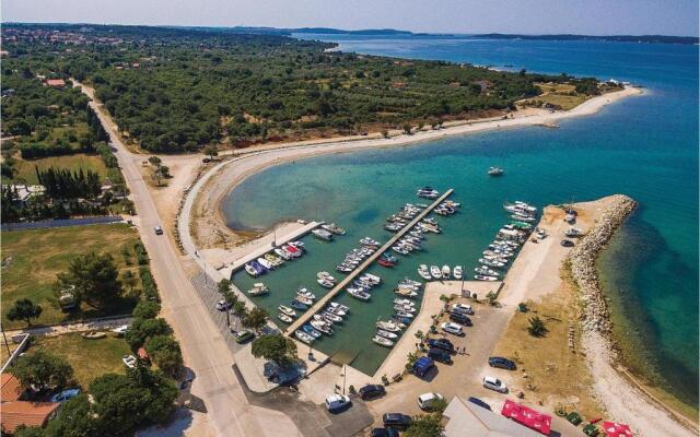 Nice Apartment in Peroj With Wifi and 1 Bedrooms