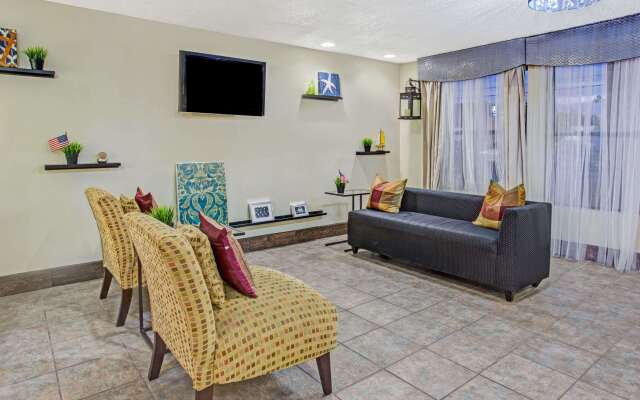 Days Inn by Wyndham Great Lakes Naval Base