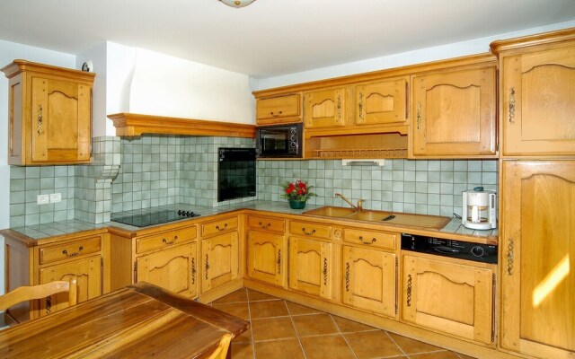 Chalet With 6 Bedrooms in Saint-martin-de-belleville, With Wonderful M