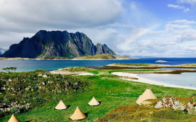 Lofoten Beach Glamping