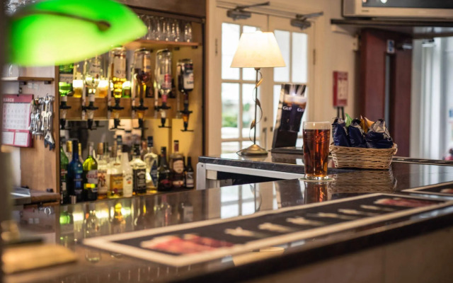 Huddersfield Central Lodge Hotel