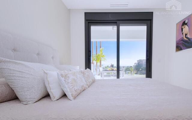 Contemporary apartment 8 min to Puerto Banus