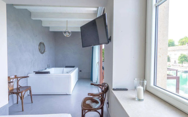 Cabanon Urban Apartments