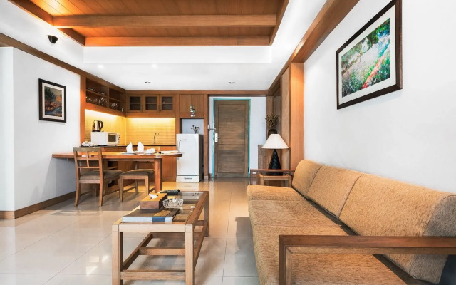 Green Mansion & Service Apartment