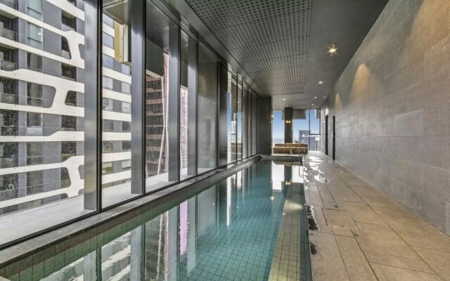 Deluxe Melbourne Empire Apartment