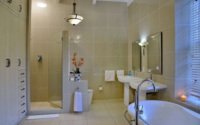 Val du Charron Wine and Leisure Estate Guesthouse