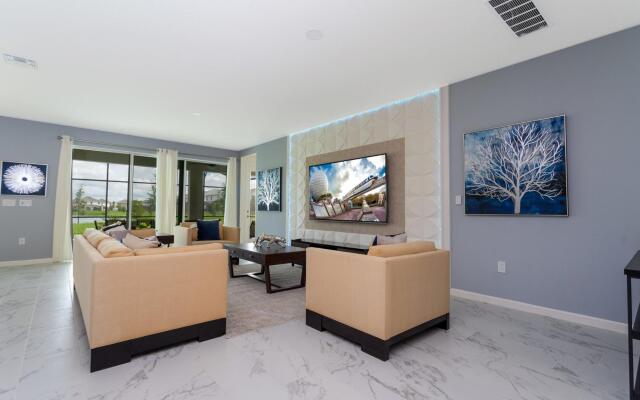 Large Themed Bedroom Home Near Disney