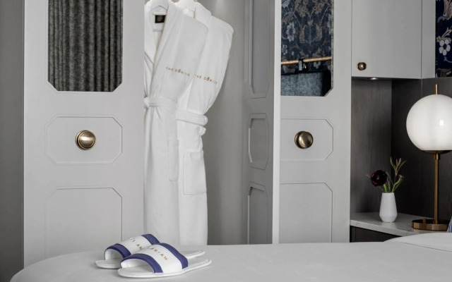 The Dorian, Autograph Collection