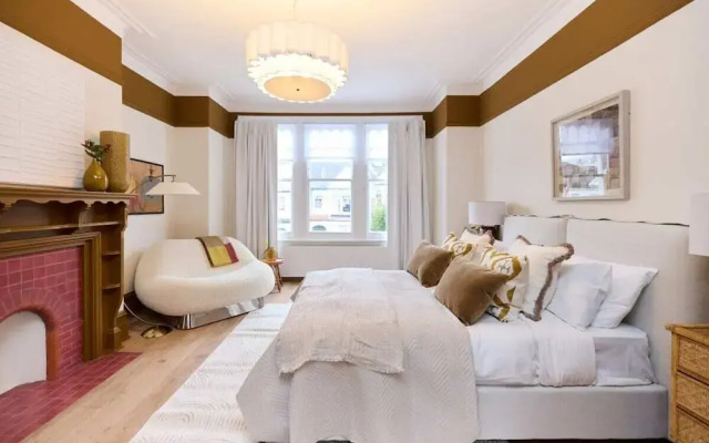 The Rosebery Retreat - Inviting 4bdr With Garden