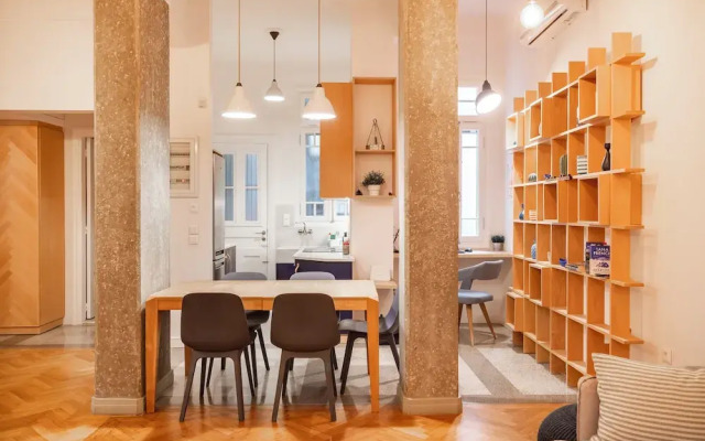 Historic 2BR Oasis in Kolonaki