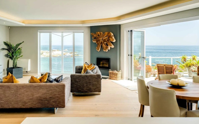 Private Pool Tranquility at Ocean Penthouse Retreat