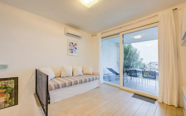 Casa Bougainville Shared Pool And Lake View