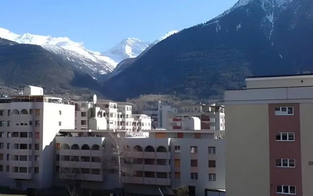 Adhhoc Hotel