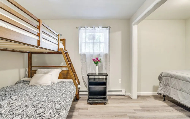 Family-friendly Tobyhanna Home: Lake & Pool Access