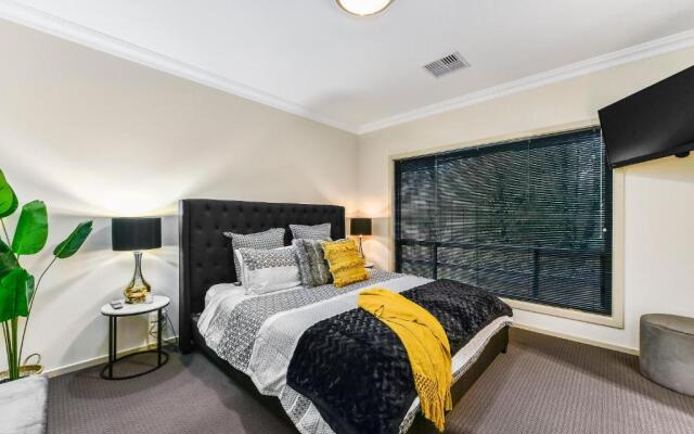 Accommodation on Lansell 2