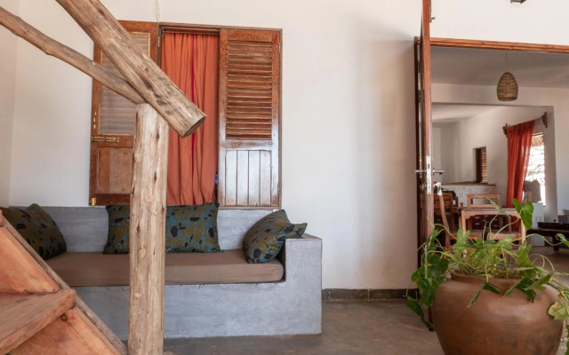 Raha Lodge