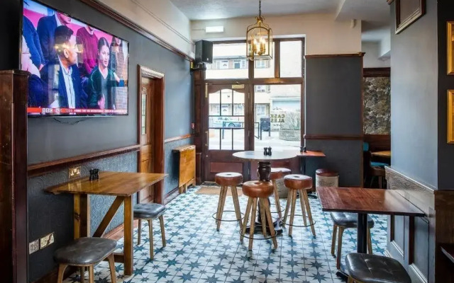 Three Falcons Hotel