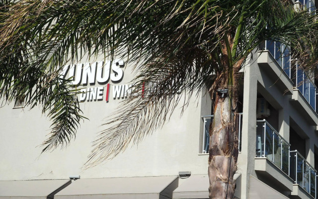 Yunus Hotel