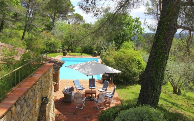 Peaceful Mansion With Swimming Pool at Fayence
