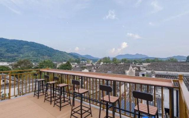 Hongcun Lane Wang·Light Luxury Holiday Homestay (Yuenuma Branch)